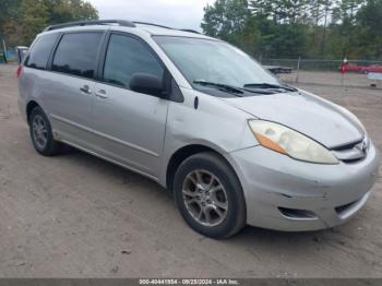  Salvage Toyota Sienna