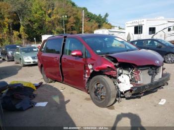  Salvage Toyota Sienna