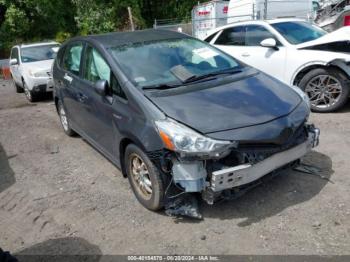  Salvage Toyota Prius v