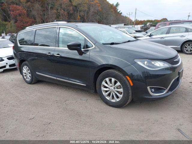  Salvage Chrysler Pacifica