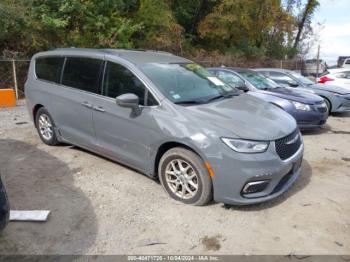  Salvage Chrysler Pacifica