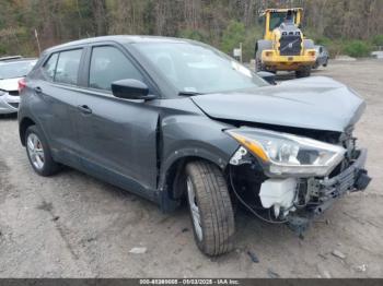  Salvage Nissan Kicks