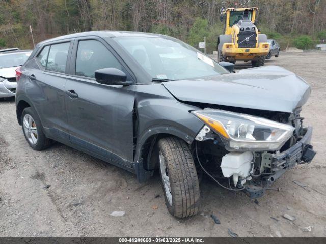  Salvage Nissan Kicks