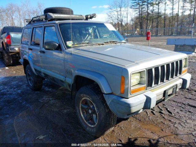  Salvage Jeep Cherokee