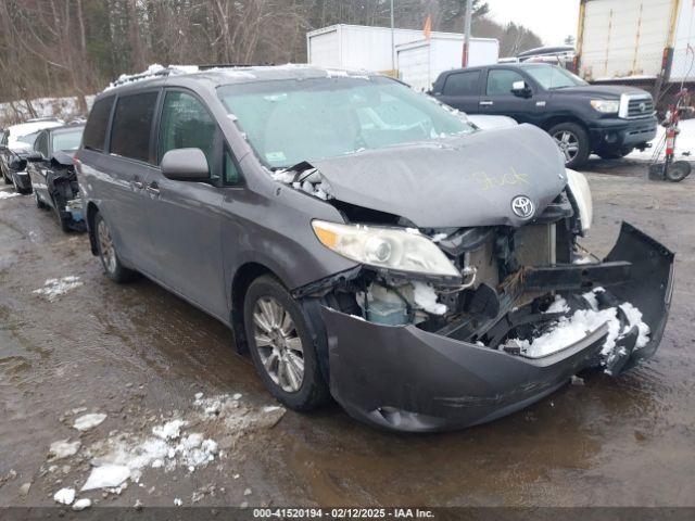  Salvage Toyota Sienna