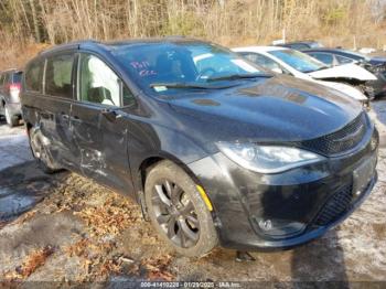  Salvage Chrysler Pacifica