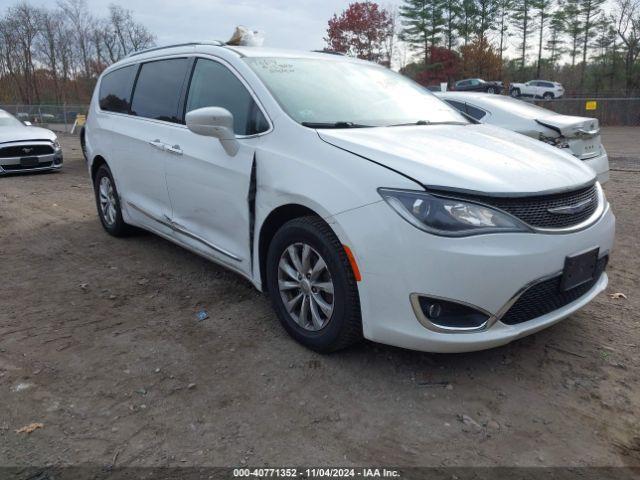  Salvage Chrysler Pacifica