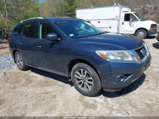  Salvage Nissan Pathfinder