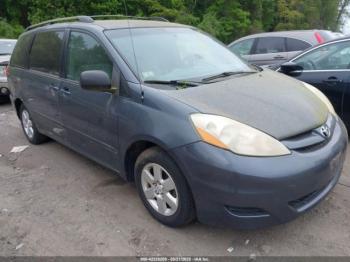  Salvage Toyota Sienna