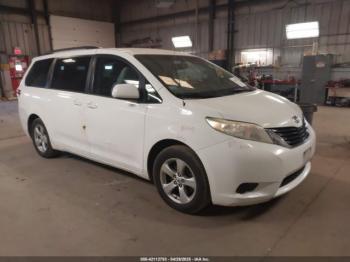  Salvage Toyota Sienna