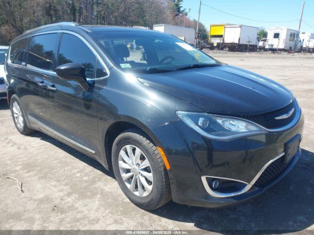  Salvage Chrysler Pacifica