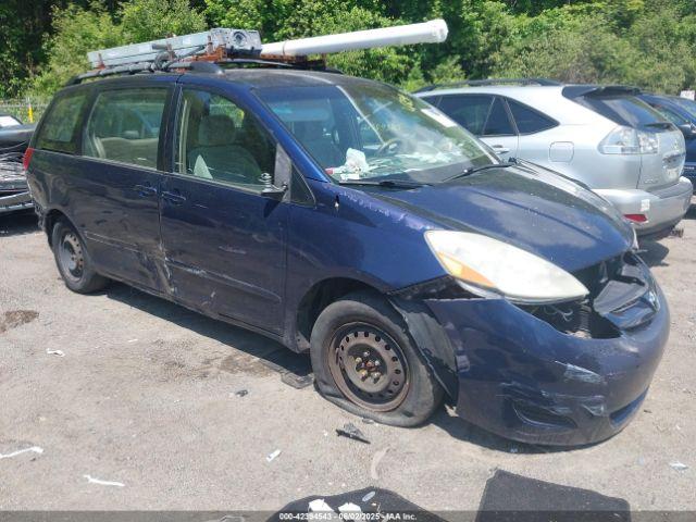  Salvage Toyota Sienna