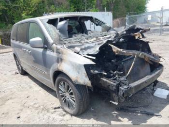  Salvage Chrysler Town & Country