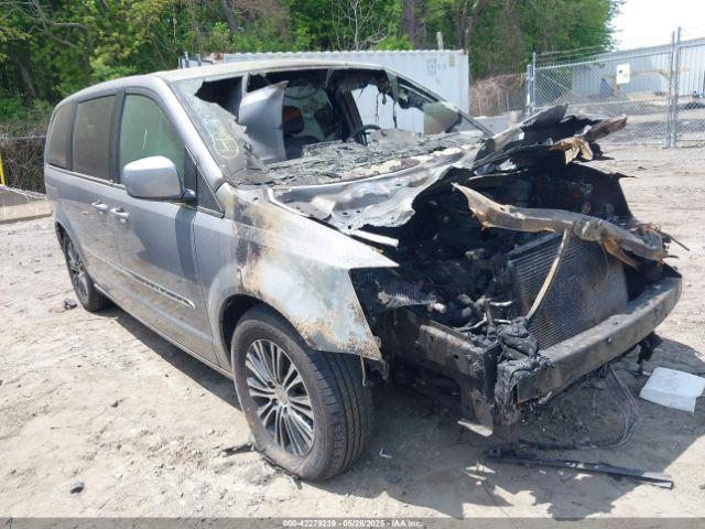  Salvage Chrysler Town & Country