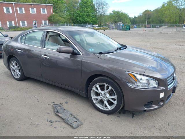  Salvage Nissan Maxima