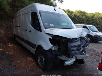  Salvage Mercedes-Benz Sprinter 2500