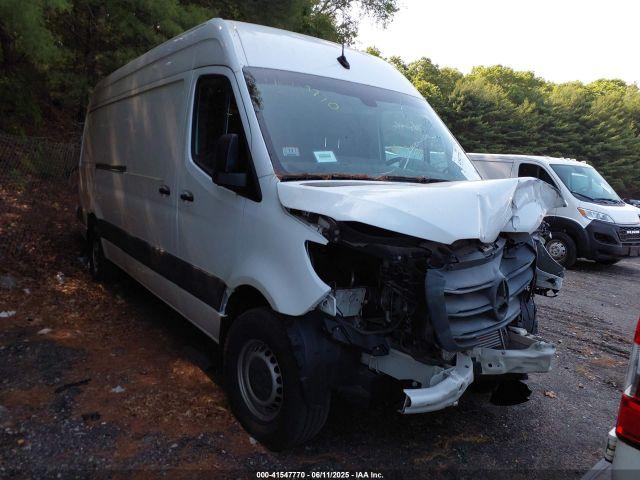  Salvage Mercedes-Benz Sprinter 2500