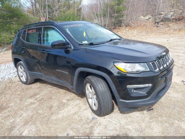  Salvage Jeep Compass