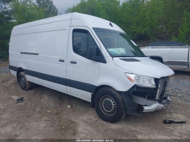  Salvage Mercedes-Benz Sprinter 2500