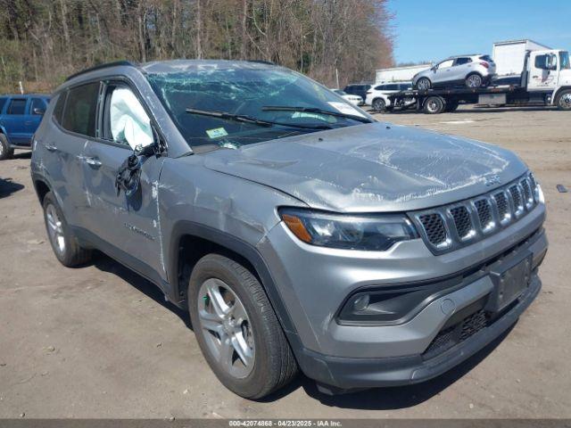  Salvage Jeep Compass