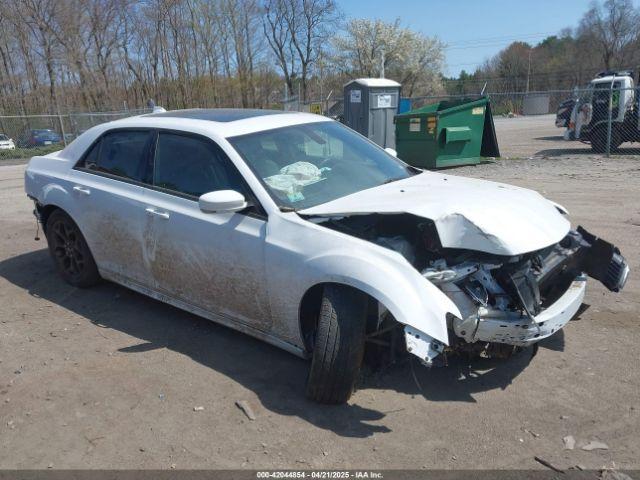  Salvage Chrysler 300