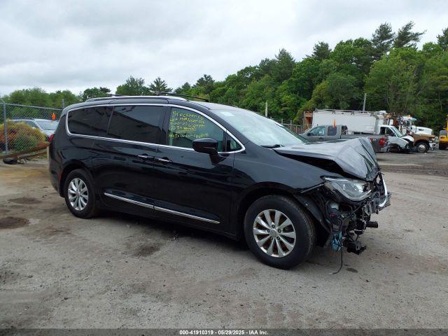  Salvage Chrysler Pacifica