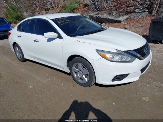  Salvage Nissan Altima
