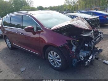  Salvage Chrysler Pacifica