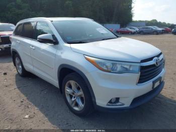  Salvage Toyota Highlander