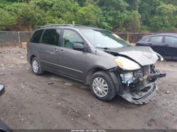  Salvage Toyota Sienna