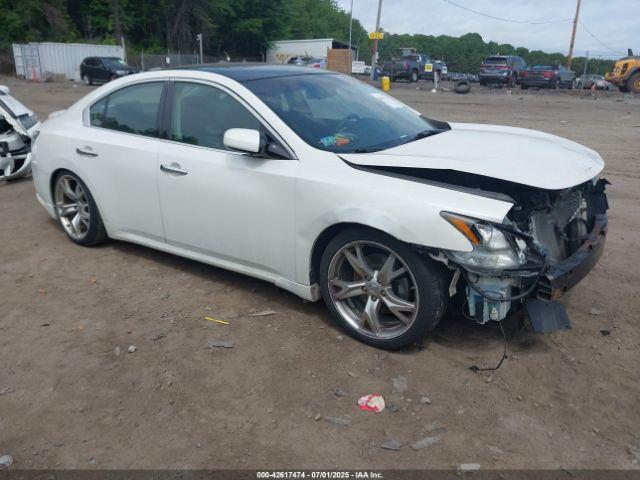  Salvage Nissan Maxima