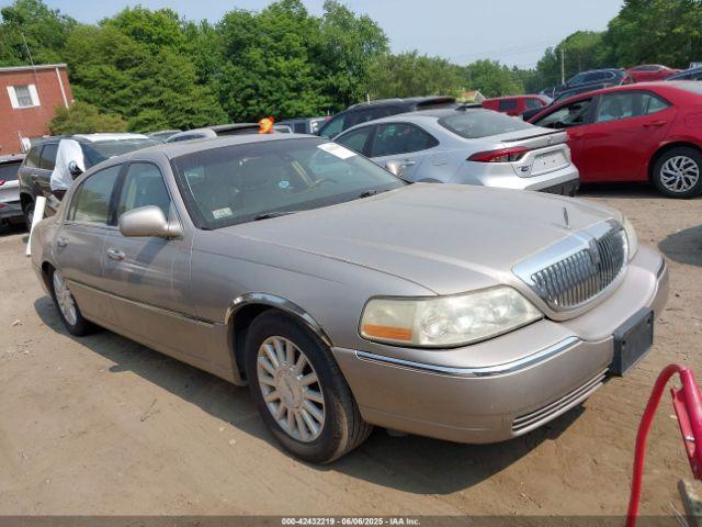 Salvage Lincoln Towncar