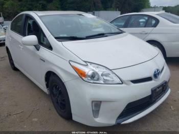 Salvage Toyota Prius
