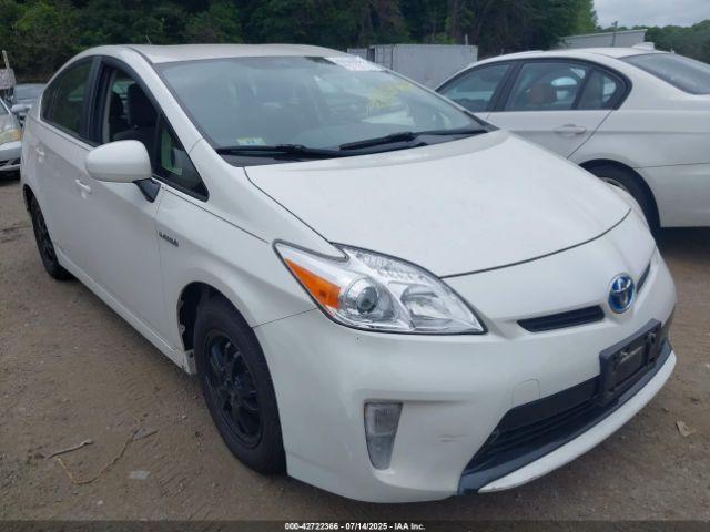  Salvage Toyota Prius