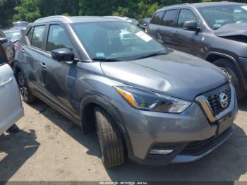  Salvage Nissan Kicks