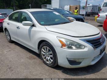  Salvage Nissan Altima