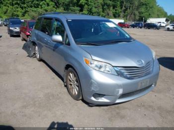  Salvage Toyota Sienna