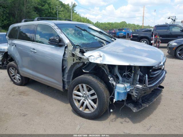  Salvage Toyota Highlander