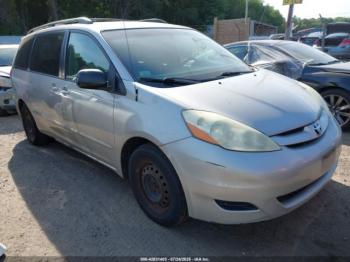  Salvage Toyota Sienna