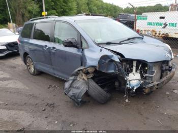  Salvage Toyota Sienna