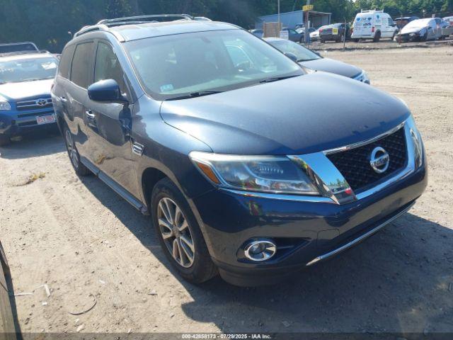  Salvage Nissan Pathfinder