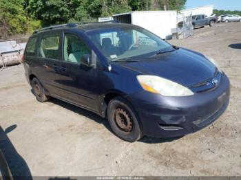  Salvage Toyota Sienna