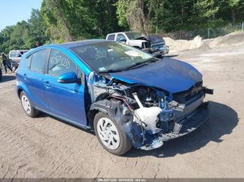  Salvage Toyota Prius c