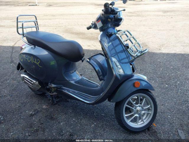  Salvage Vespa Primavera Sprint