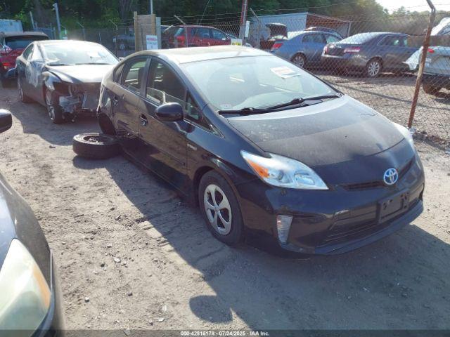  Salvage Toyota Prius