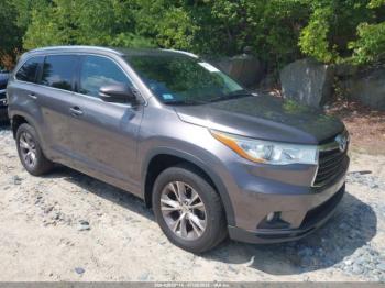  Salvage Toyota Highlander
