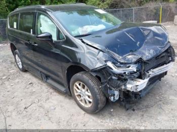  Salvage Chrysler Pacifica