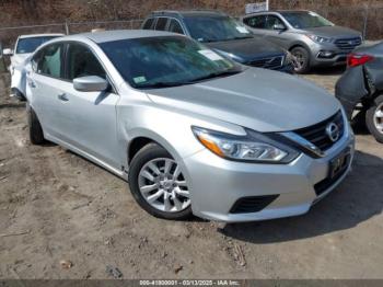  Salvage Nissan Altima