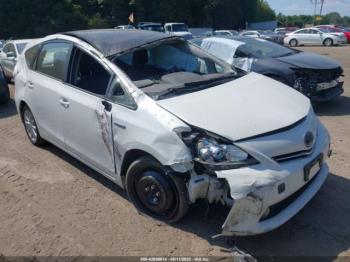  Salvage Toyota Prius v