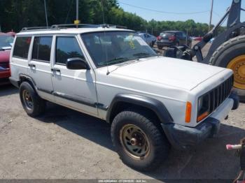  Salvage Jeep Cherokee